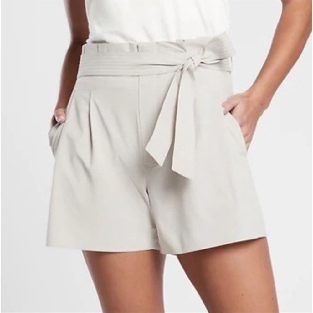 Athleta Light Beige Tie-Waist Pleated Athletic Shorts